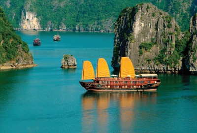 Vietnam Trek & Cruises: From Pu Luong to Ha Long Bay Vacation in 10 Days