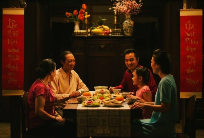 Mooncake symbolizes the reunion of all family members
