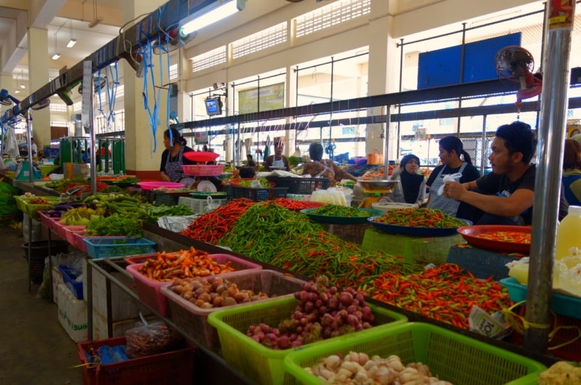 Thailand shopping tips & guide: What & Where to buy? How to bargain?