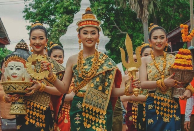 Boun Pimai Festival - All about Lao new year CRAZY water fight